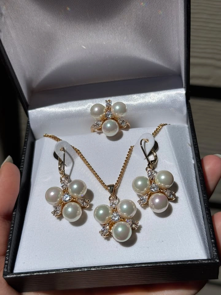Elegant Pearl Jewelry Set - Unworn in original packaging! - photo 4