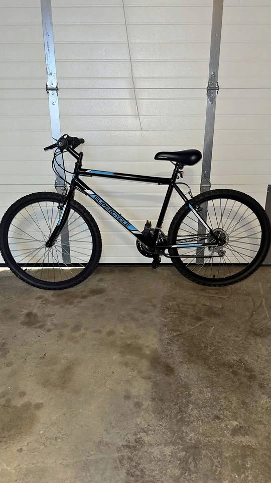 Supercycle Reaction Mountain Bike - Used Like New + Helmet