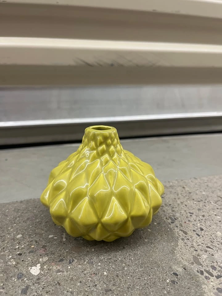 Modern Vase Duo – Brand New White Geometric & Yellow Bud Vases - photo 3