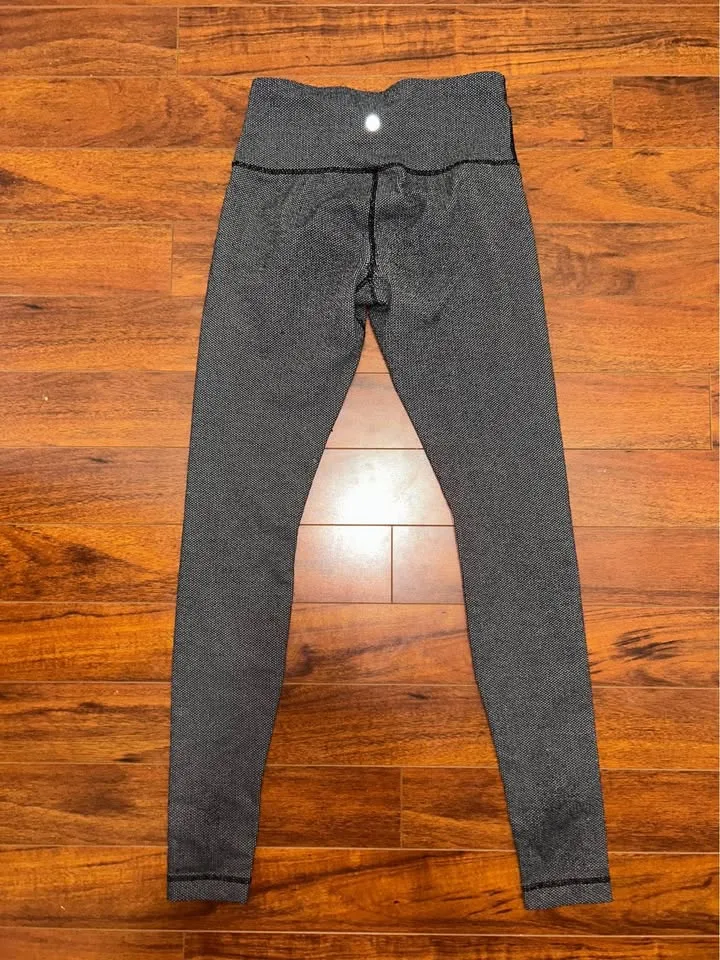 Lululemon Leggings Size 6 image indicator(2)