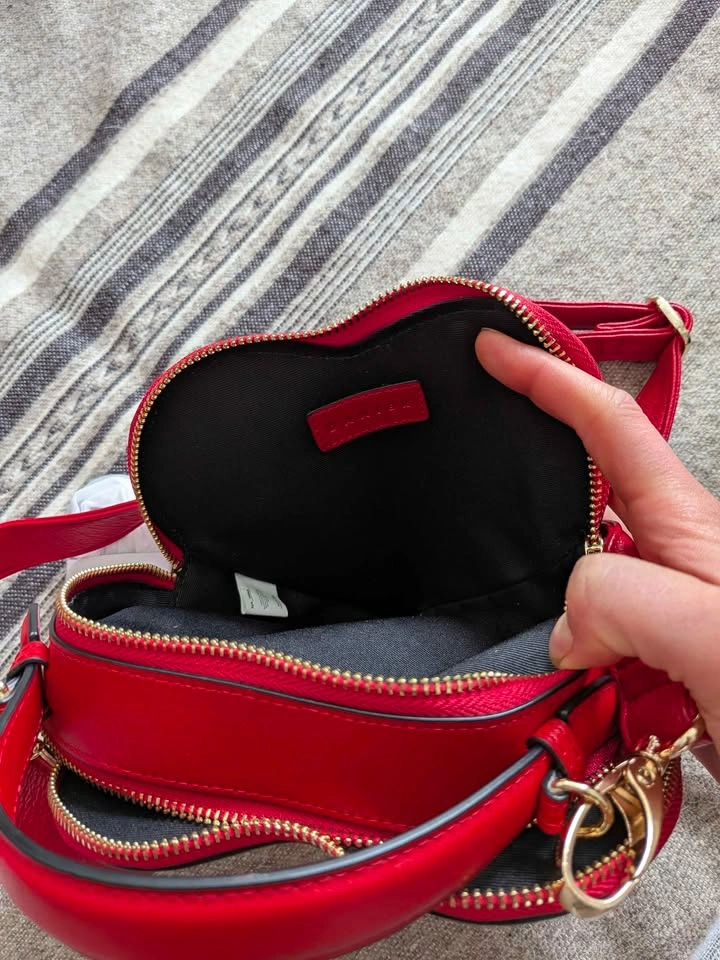 Danier Mini Red Heart Purse - photo 2