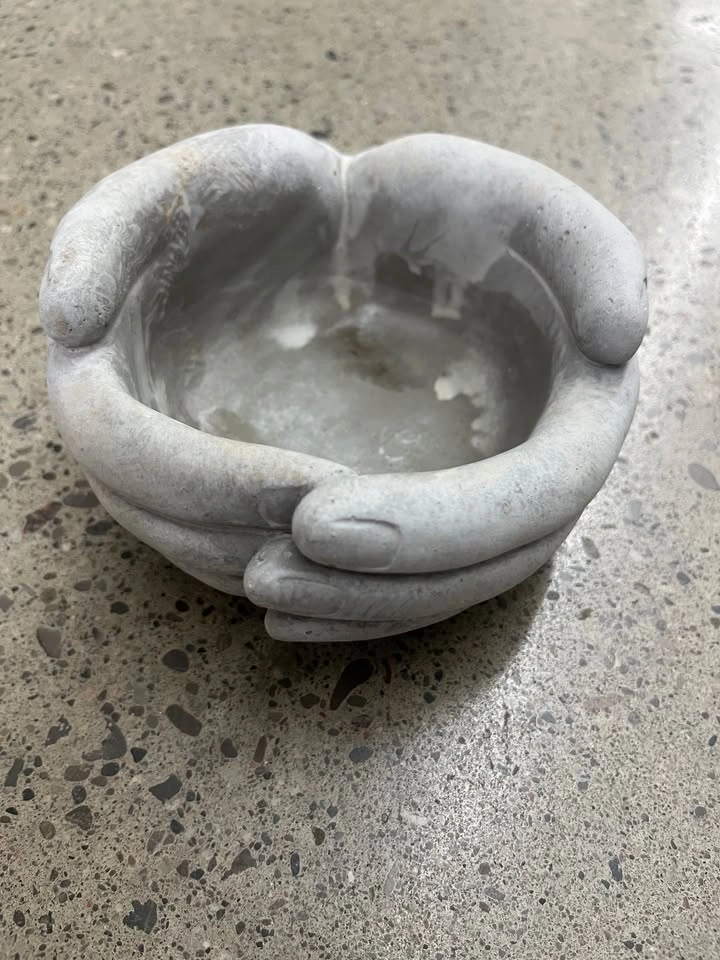 Zen Decor Set: Hand-Shaped Bowl & Buddha Figurine - photo 3