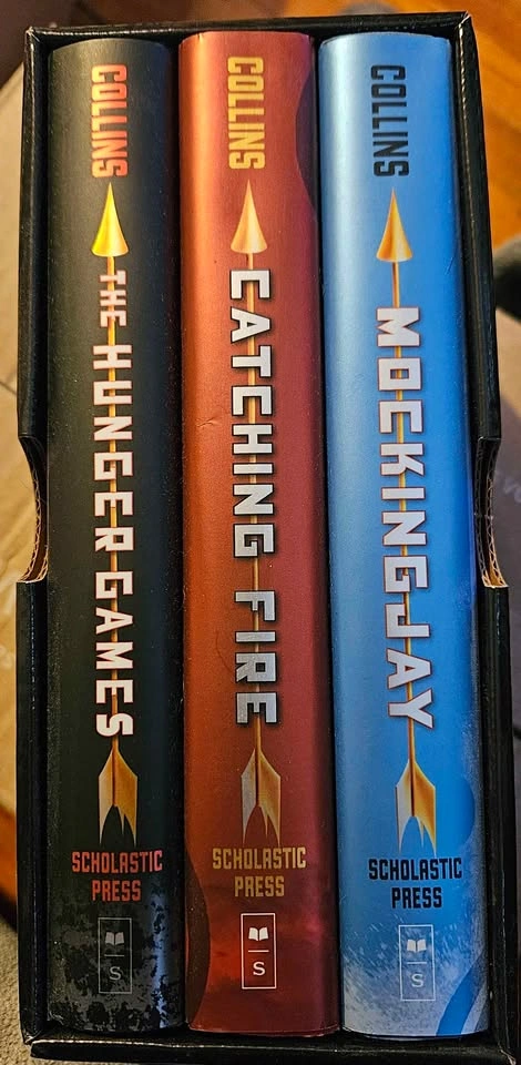 Suzanne Collins The Hunger Games Trilogy box set - photo 3