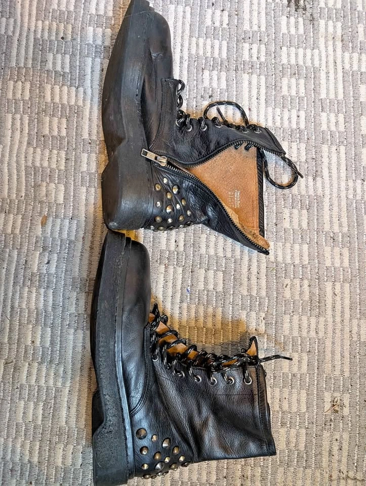 Leather studded shoes