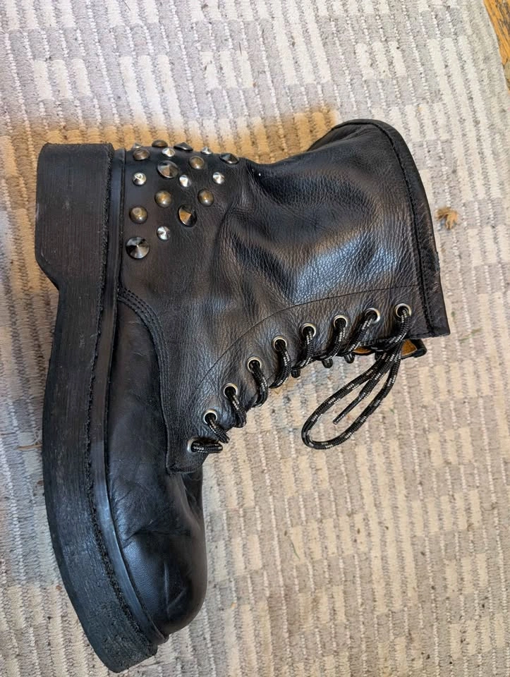 Leather studded shoes - photo 3