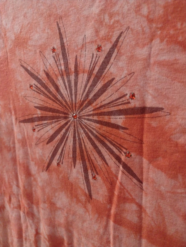 T-shirt with starburst motif, medium - photo 4