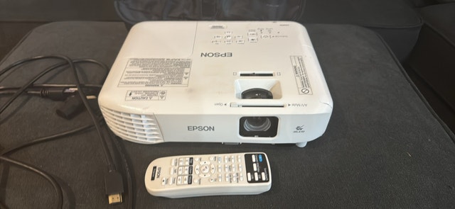Epson Home Cinema 760HD Projector - photo 2