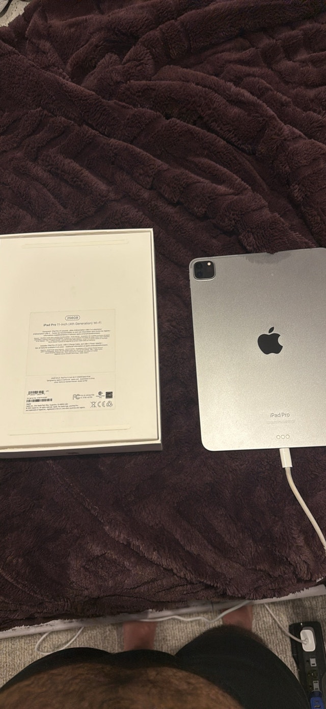 Apple iPad Pro 11-inch (4th Generation) 256GB Wi-Fi - photo 2