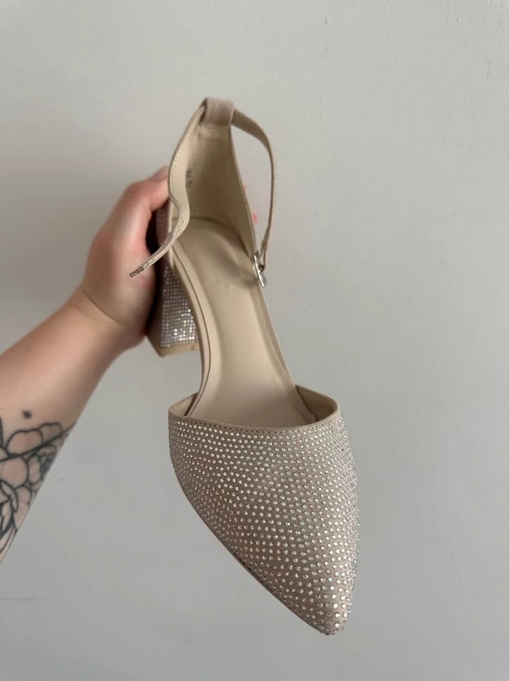 Elegant Rhinestone Heels – Worn Once for Graduation - size 8 - photo 2