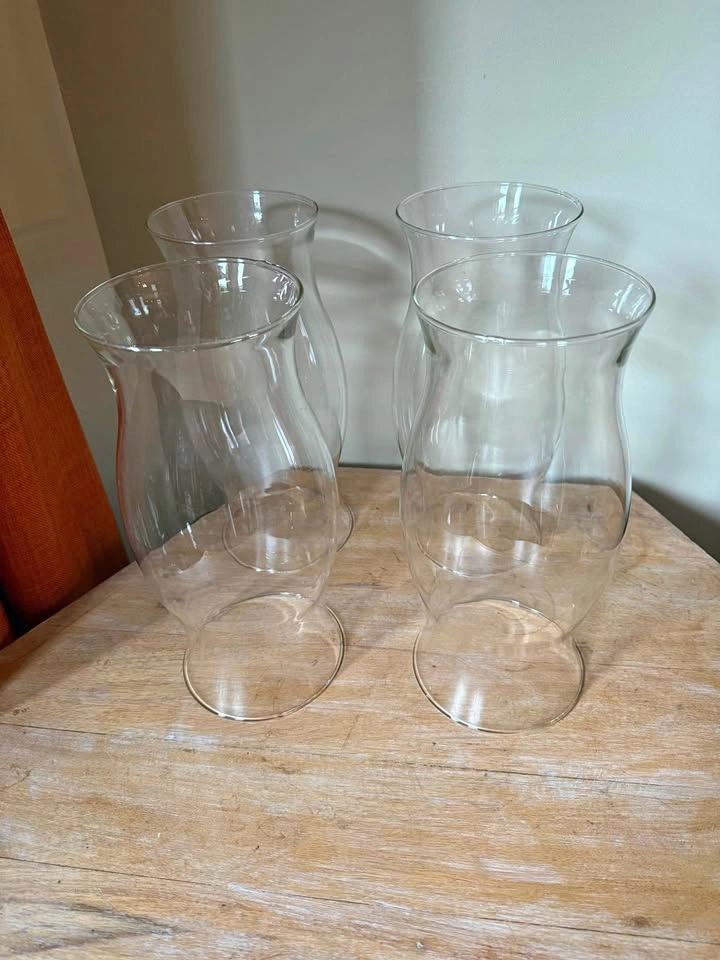 Set of 4 glass hurricanes