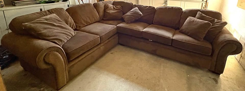 Price negotiable. Sectional Couch - Great Condition
