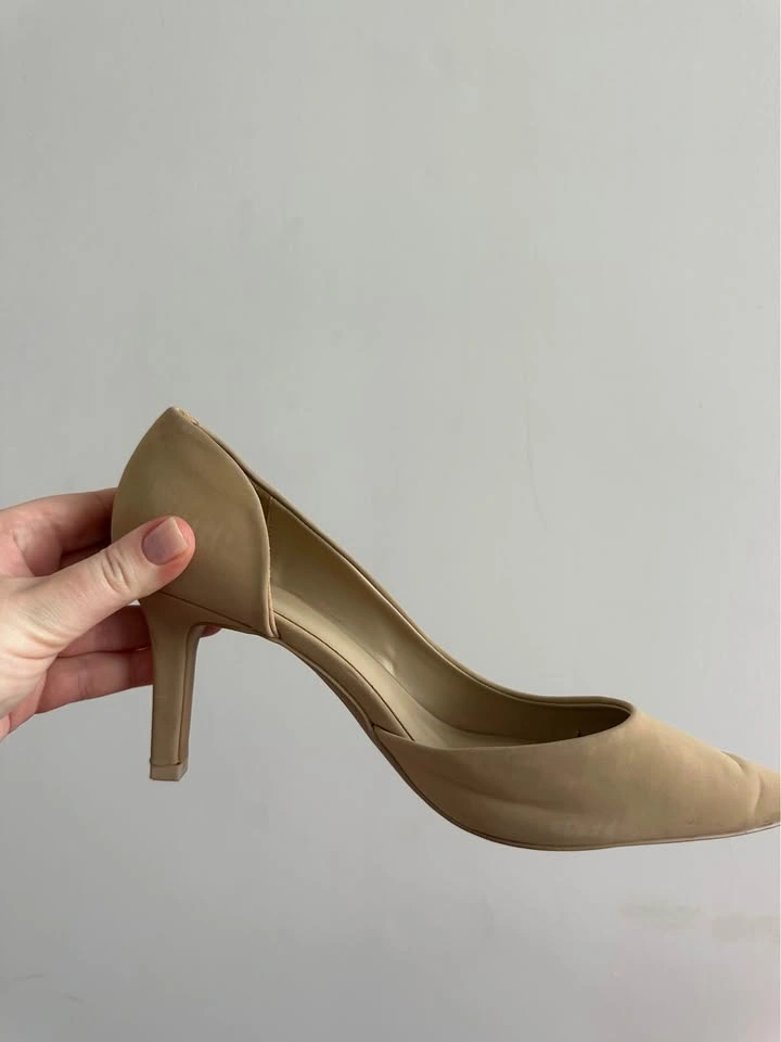 Nude Pointed-Toe Heels – Pre-Loved - size 8 - photo 2