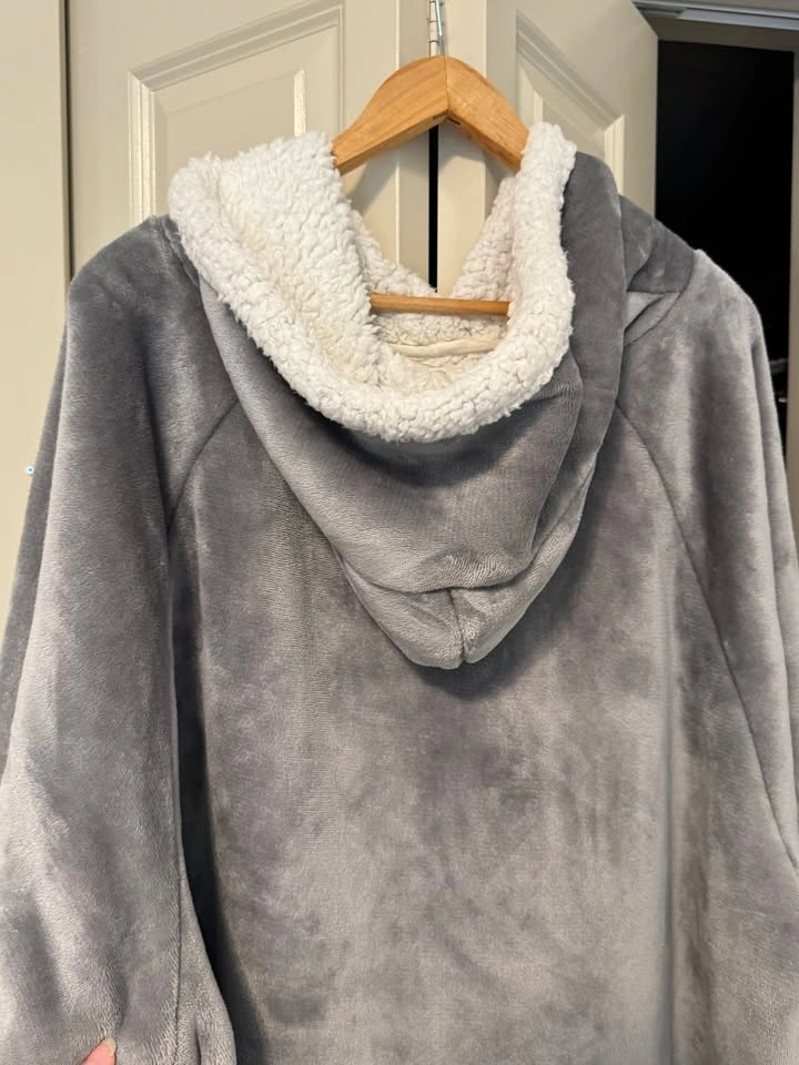 The coziest wearable blanket hoodie - photo 4