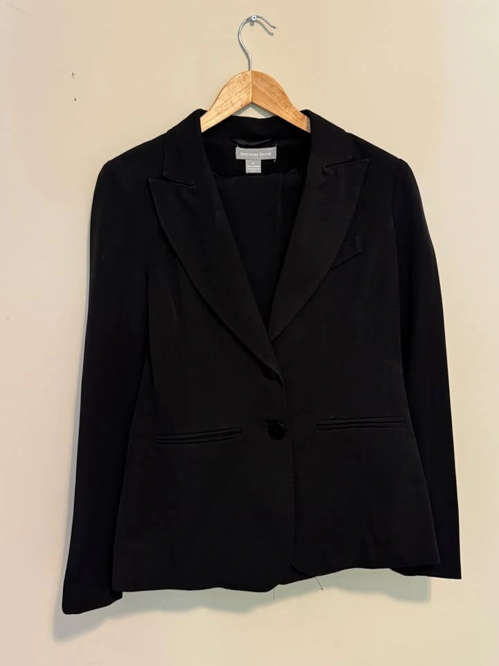 Black Blazer and Pants Suit Set | Size 10 (Fits Like 8) - photo 3