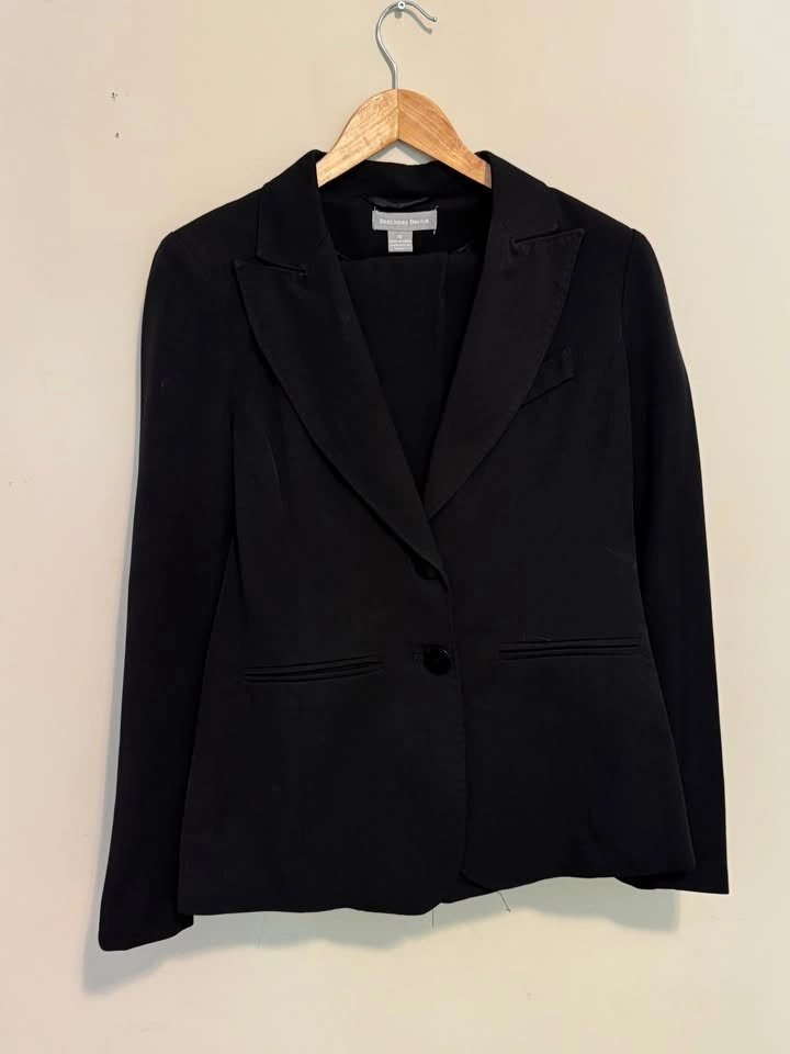 Black Blazer and Pants Suit Set | Size 10 (Fits Like 8) - photo 4