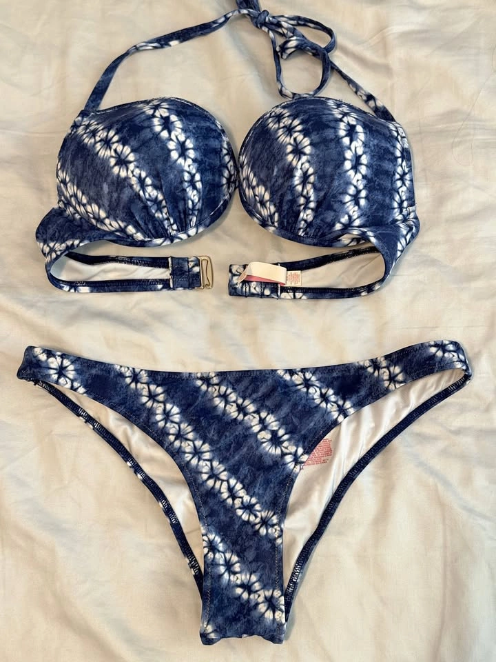 Victoria Secret matching bikini set in excellent condition