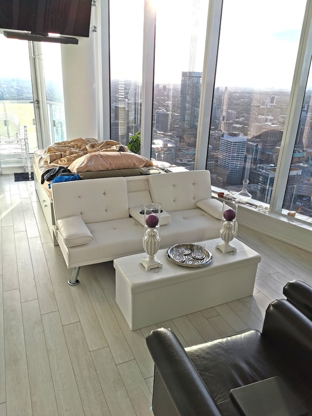 Modern Bachelor Top Floor Corner Studio - photo 2