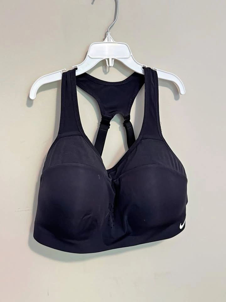 Nike high support black back-closure sports bra