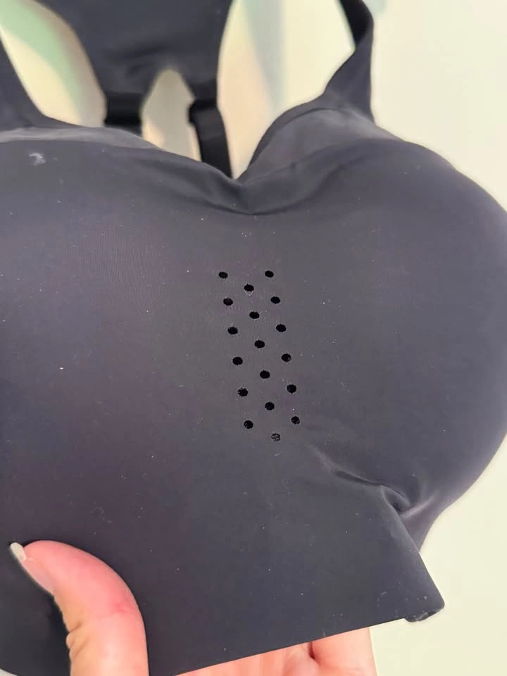Nike high support black back-closure sports bra - photo 2