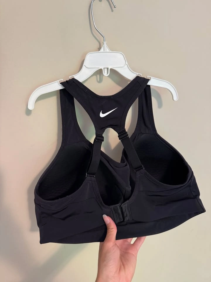 Nike high support black back-closure sports bra - photo 4