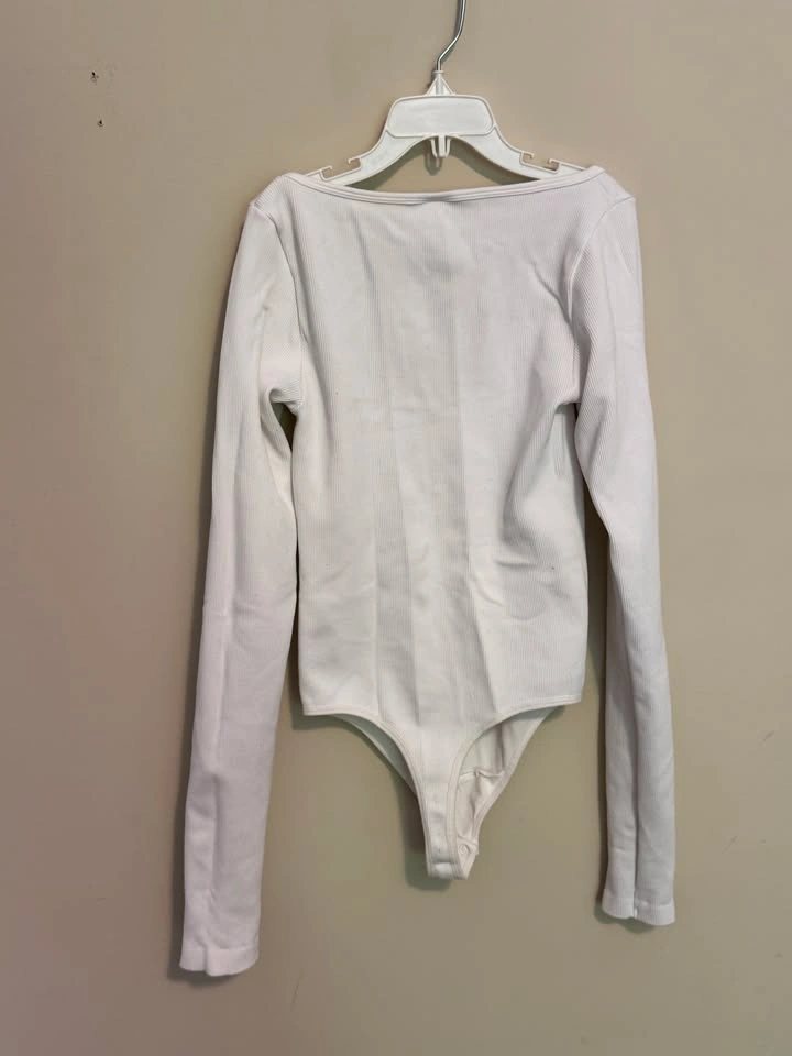 Aritzia Sunday Best Bodysuit - Like new!! - photo 4