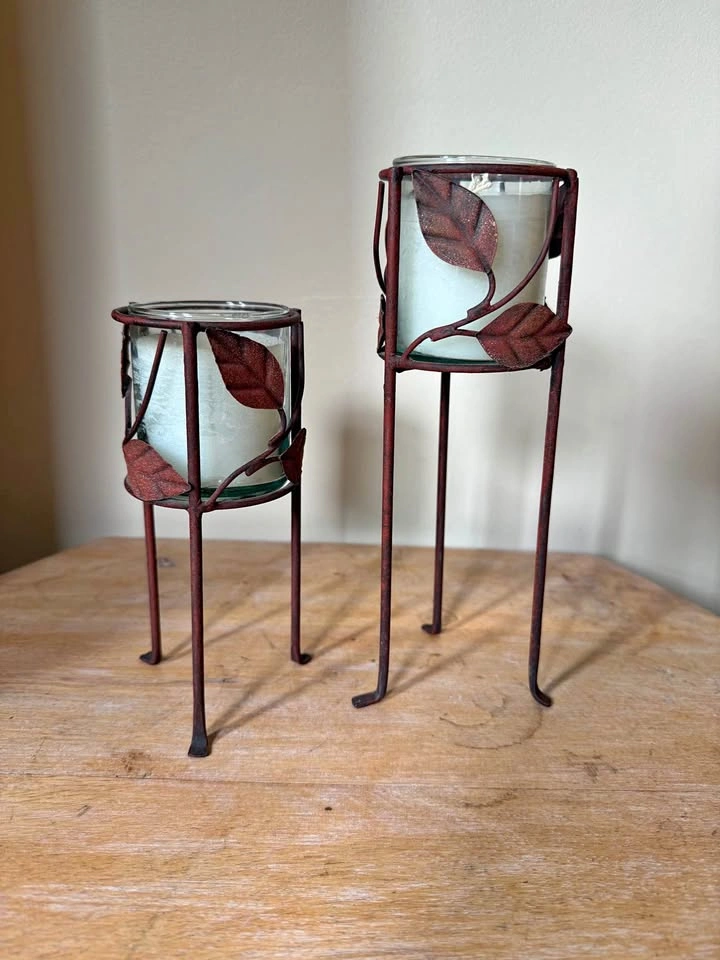 Decorative leaf candle holders set of 2