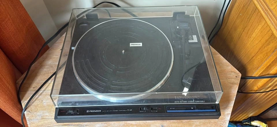 Pioneer PL-460 automatic belt-drive turntable