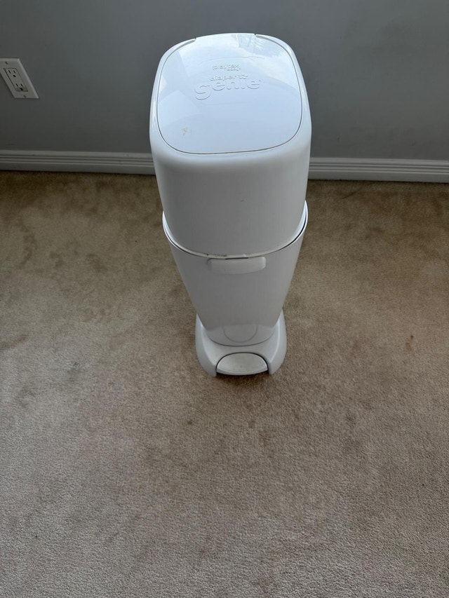 Diaper Genie Complete Diaper Pail + 1 Refill – Excellent Conditi - photo 2