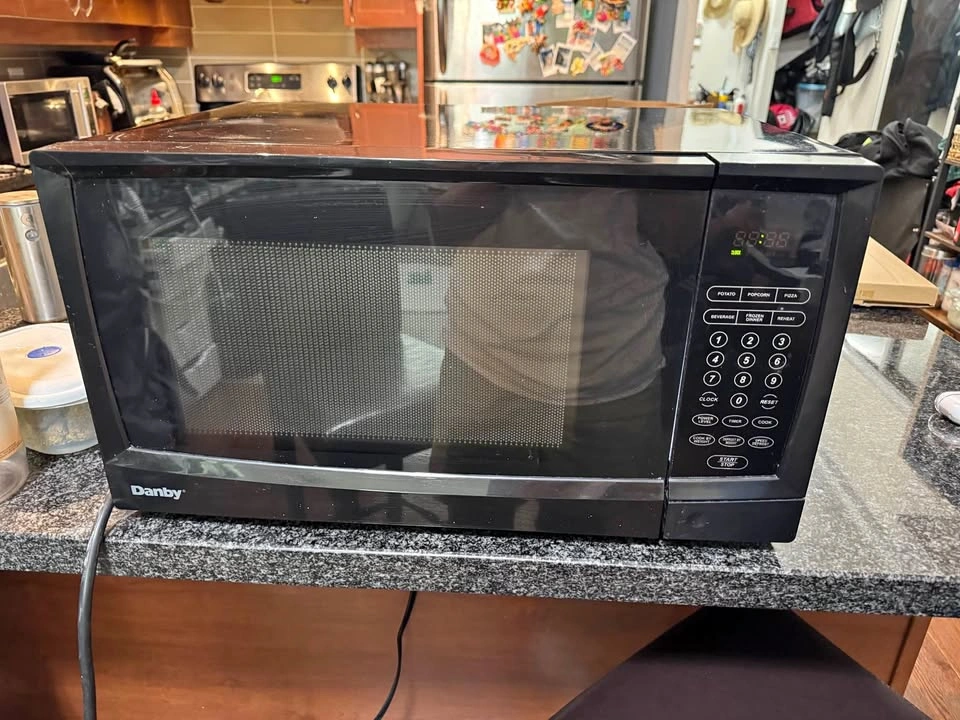 Danby 1.1 cu. ft. Countertop Microwave