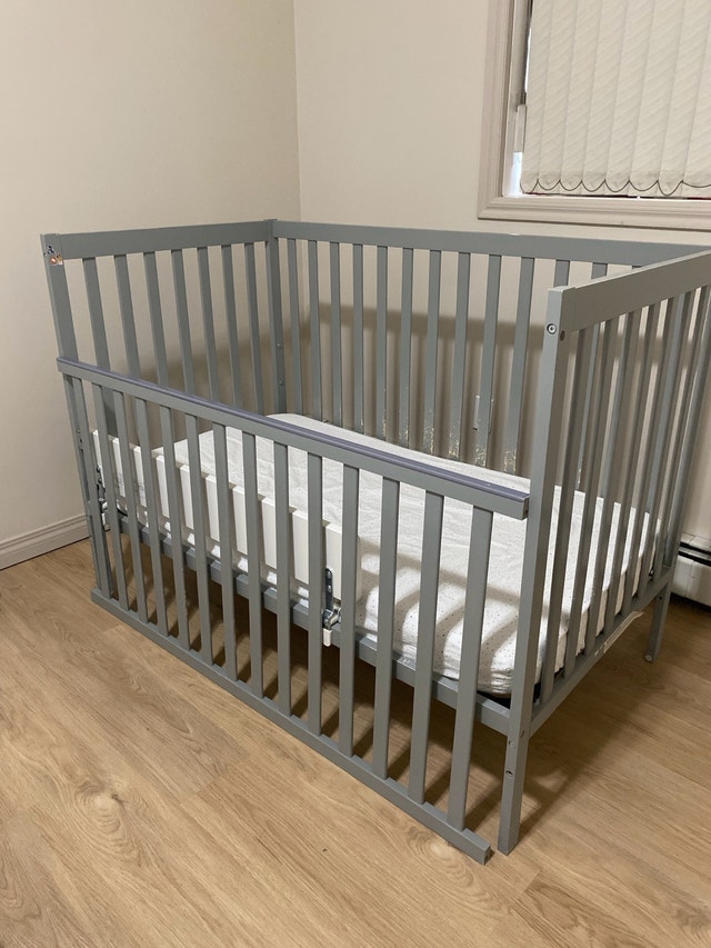 Dream On Me baby crib