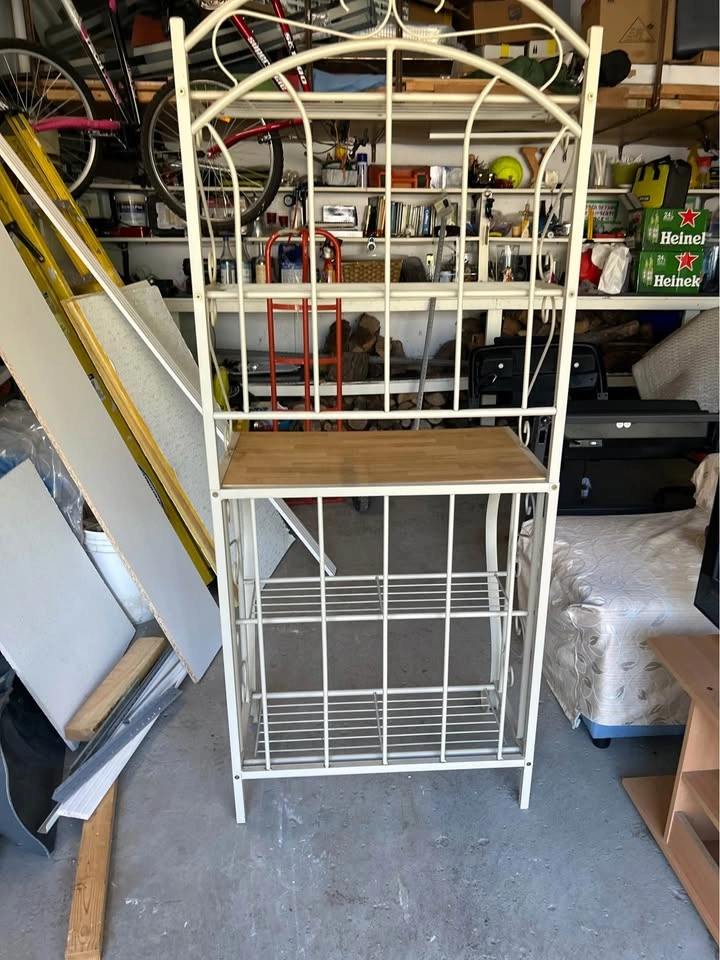 Metal and Wood Baker's Rack - photo 2