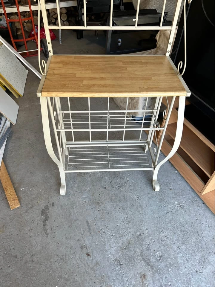 Metal and Wood Baker's Rack - photo 3