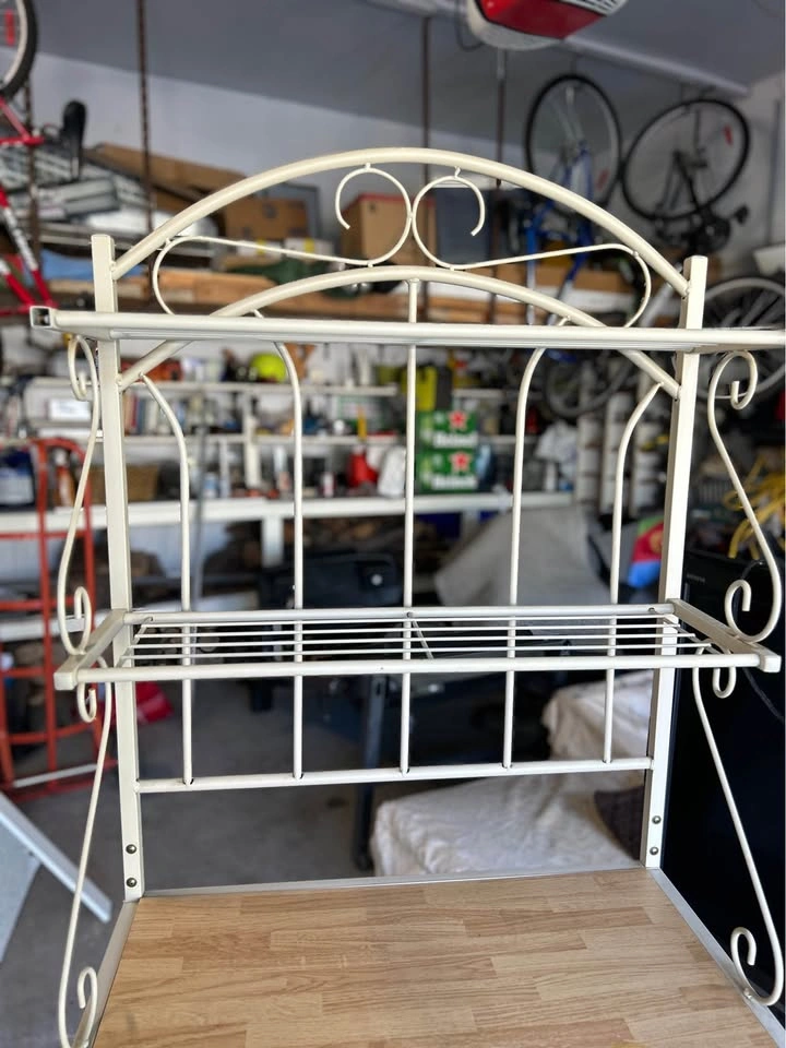 Metal and Wood Baker's Rack - photo 4