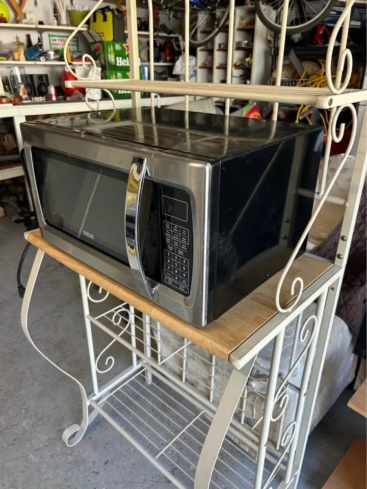 RCA Microwave - photo 2