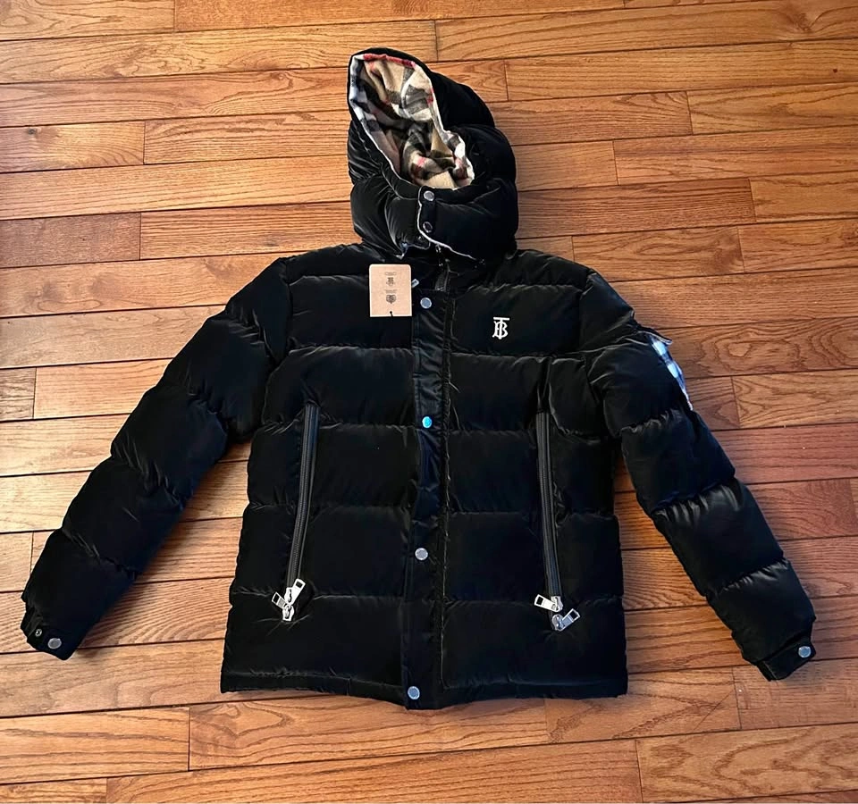 Burberry Black Puffer Jacket : Mens Small
