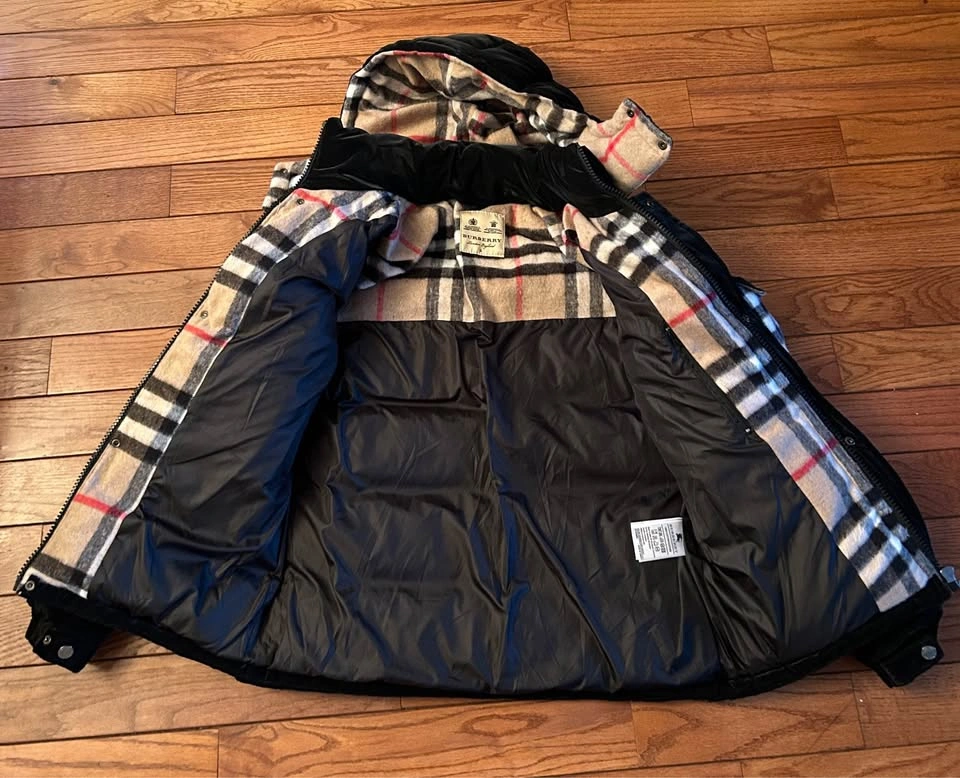 Burberry Black Puffer Jacket : Mens Small - photo 2