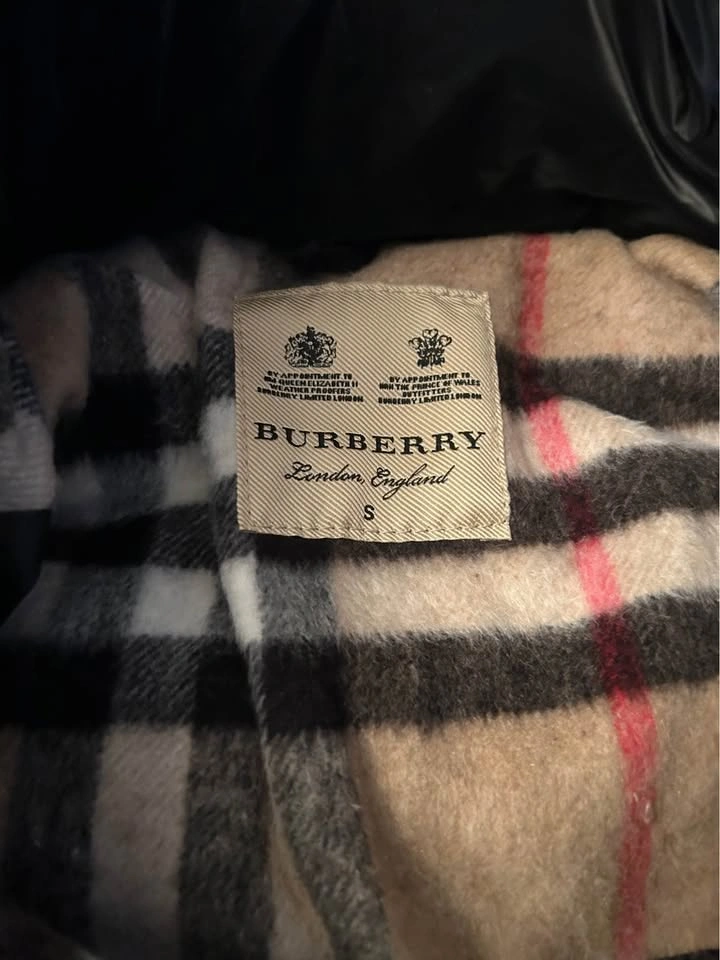 Burberry Black Puffer Jacket : Mens Small - photo 5