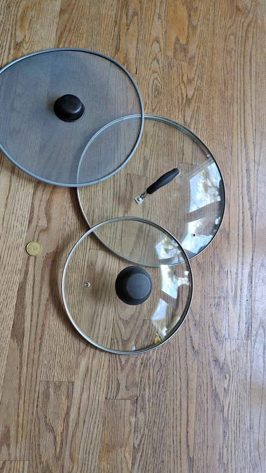 Three lids