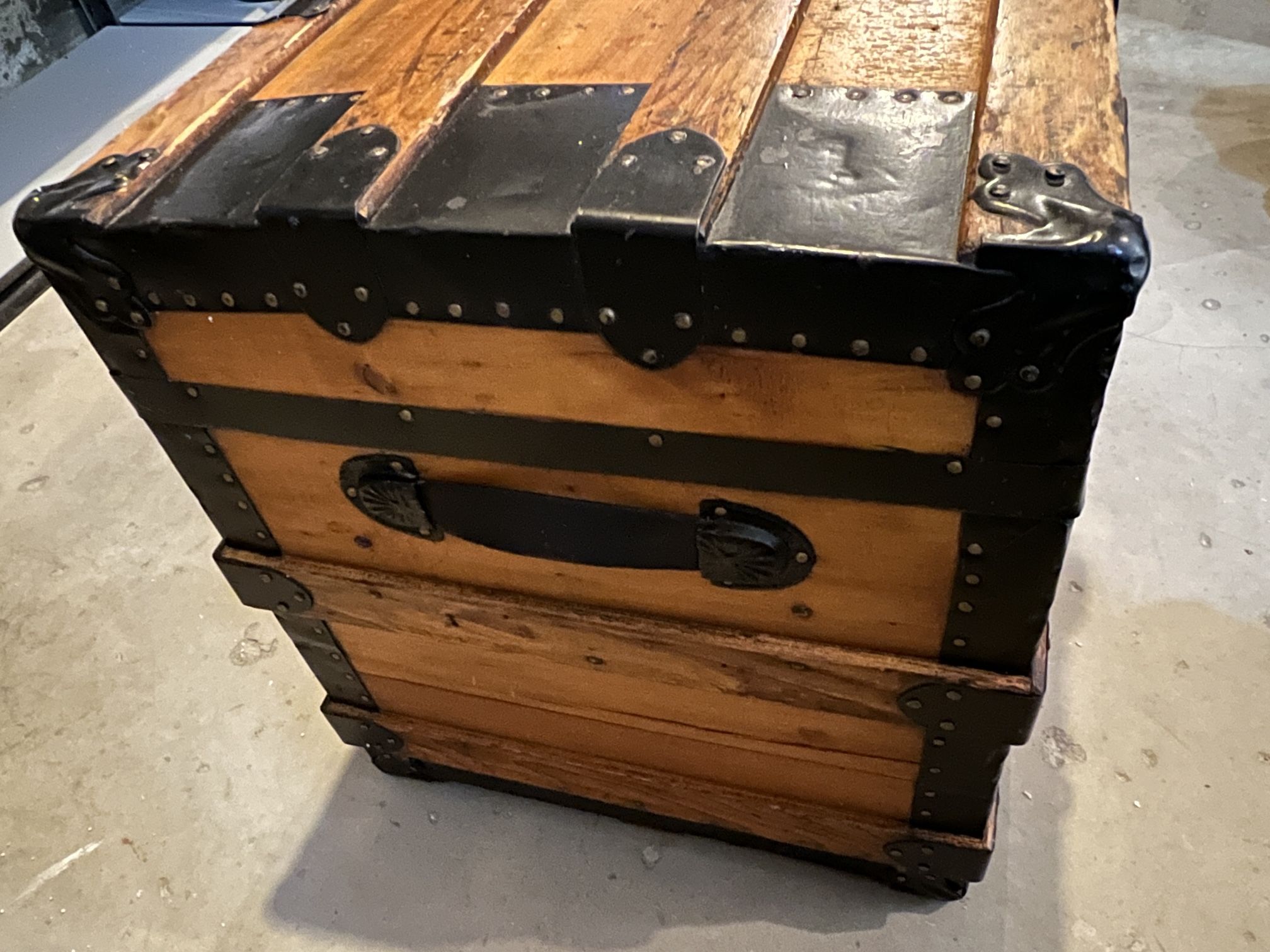 Antique Wooden Steamer Trunk / Storage Chest - photo 3