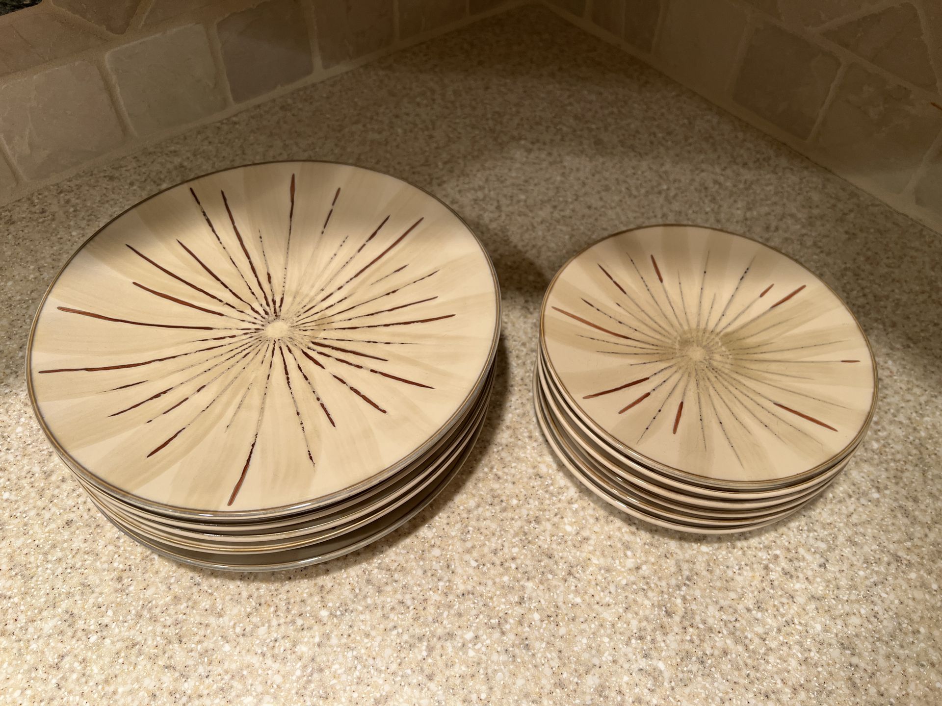 Set of 12 Plates - photo 2