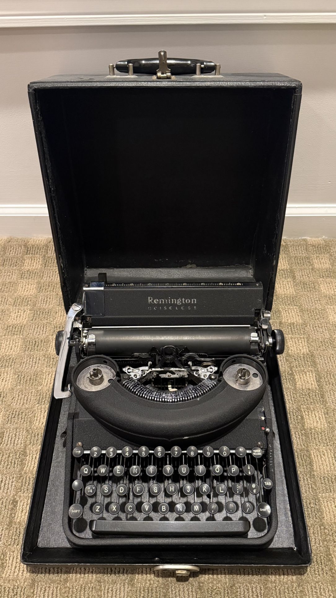 Remington Noiseless Model Seven Vintage Typewriter