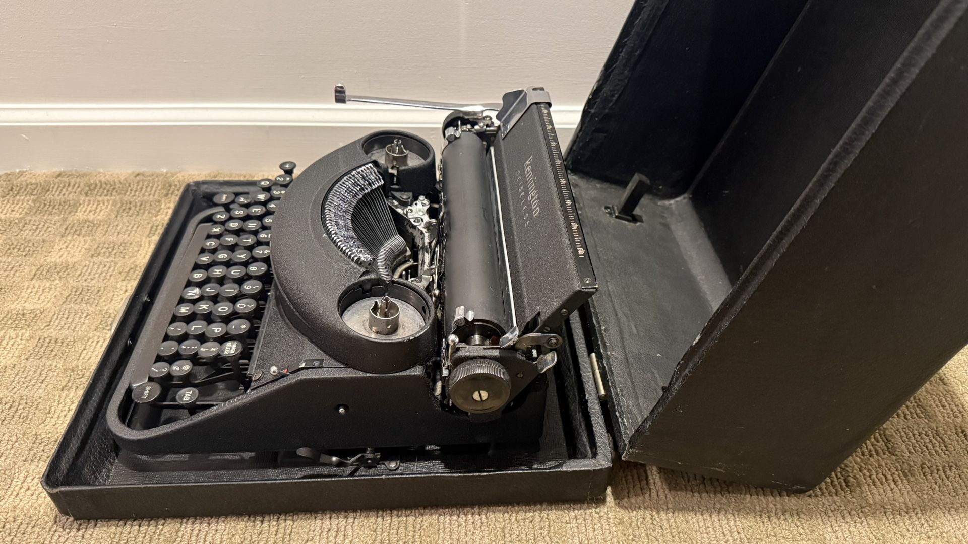 Remington Noiseless Model Seven Vintage Typewriter - photo 2