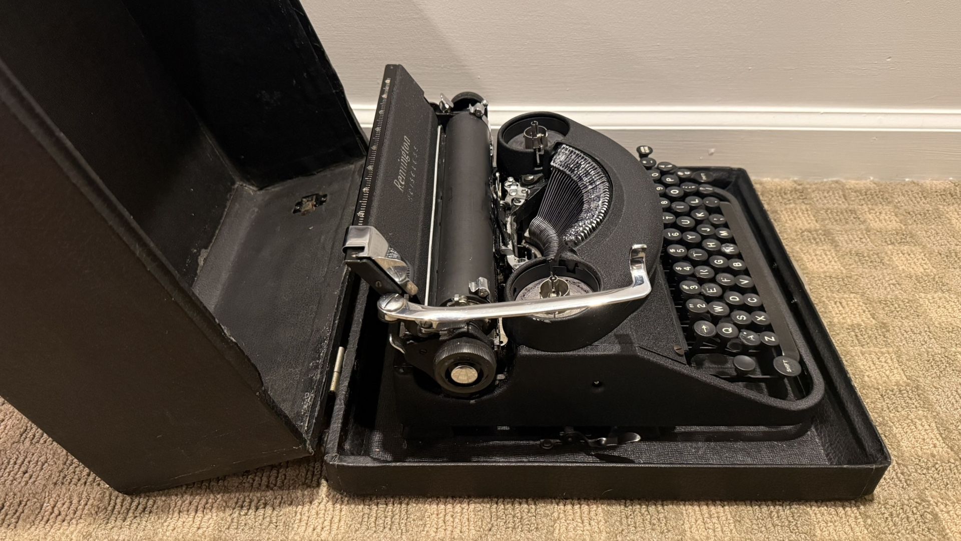 Remington Noiseless Model Seven Vintage Typewriter - photo 3
