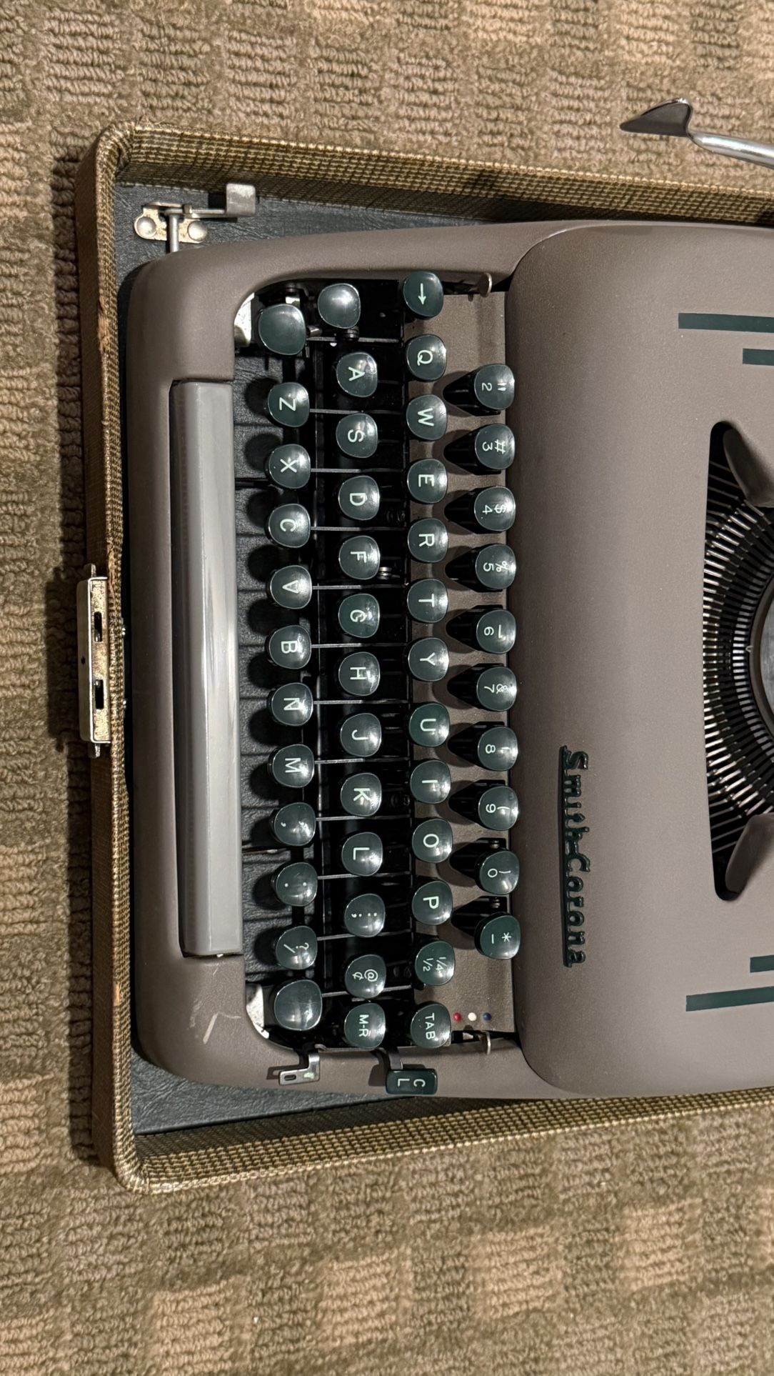 Smith Corona Silent Super Typewriter - photo 2