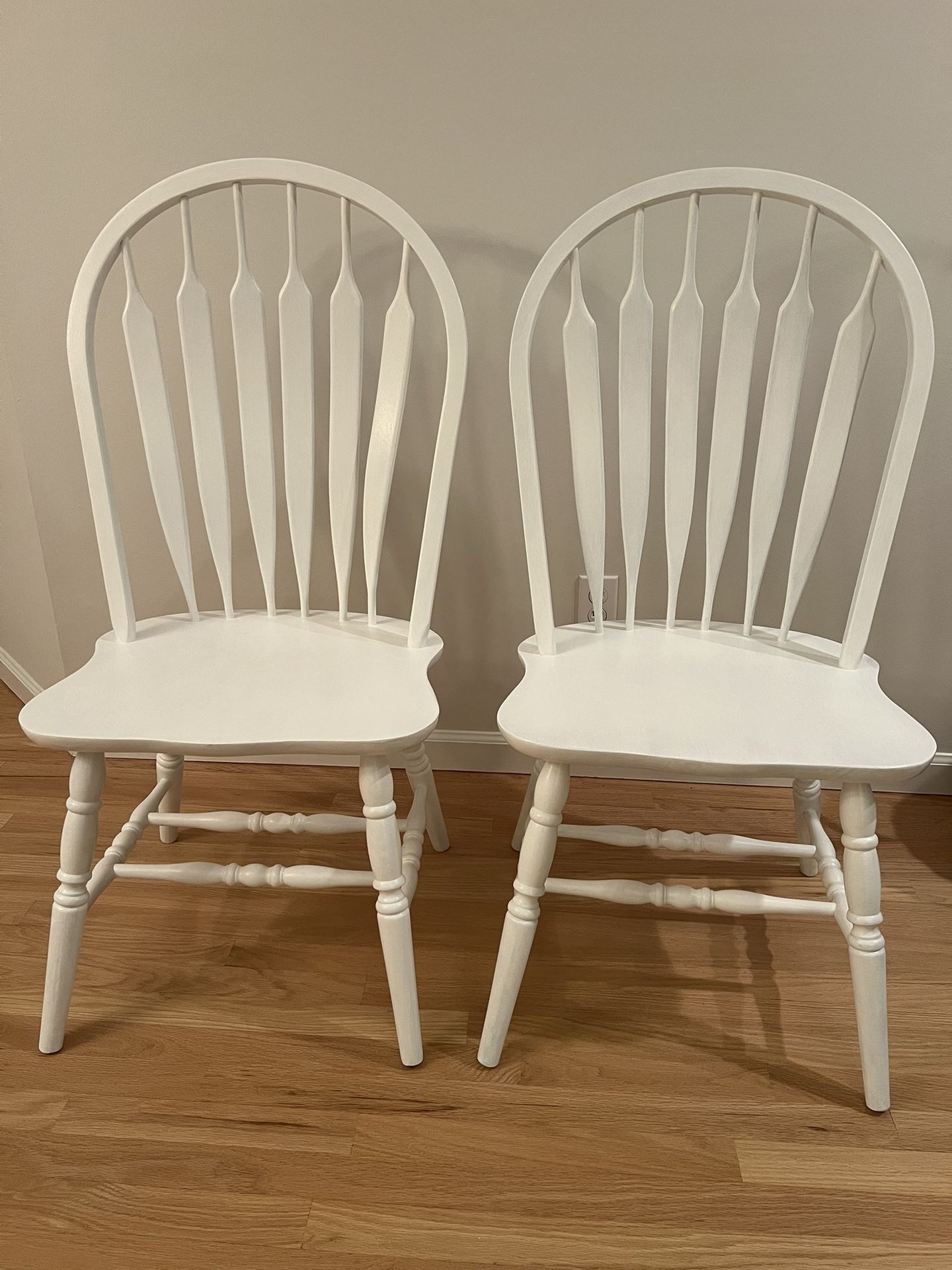 Set of 2 White Wooden Chairs
