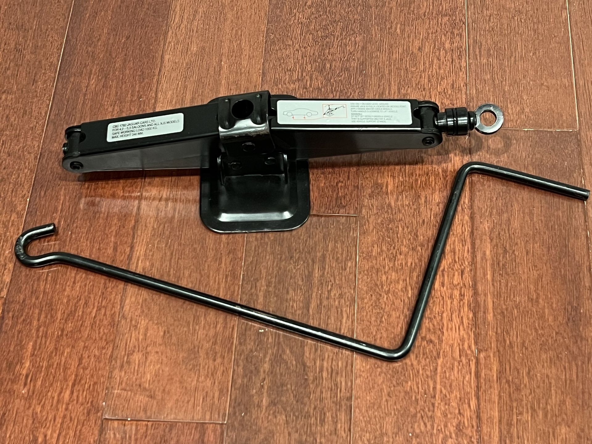 Scissor Car Jack For Jaguar - photo 2