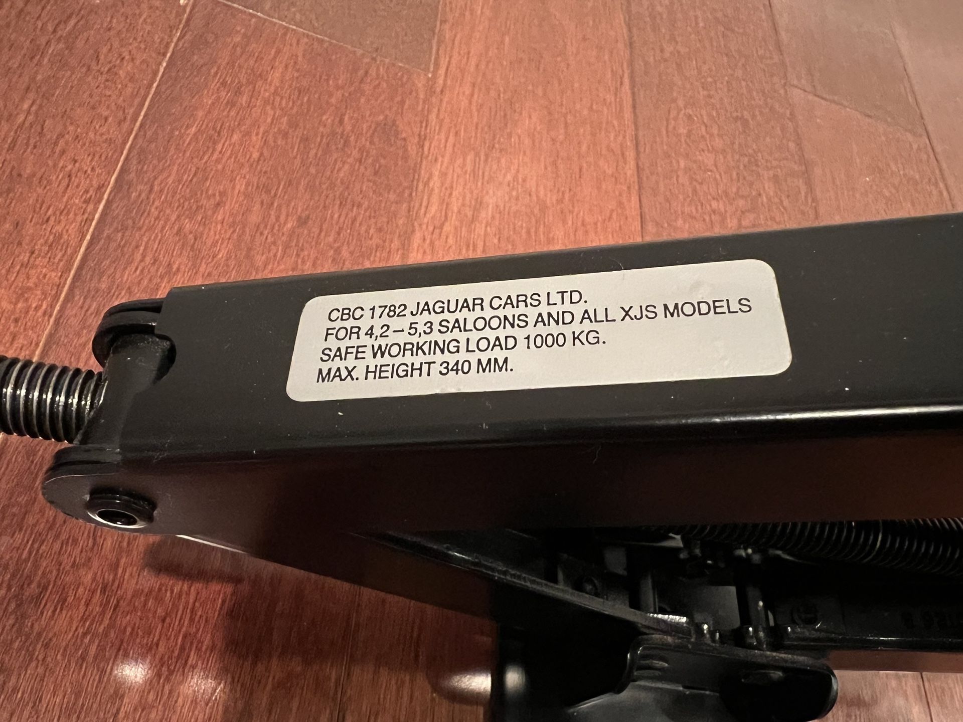 Scissor Car Jack For Jaguar - photo 3