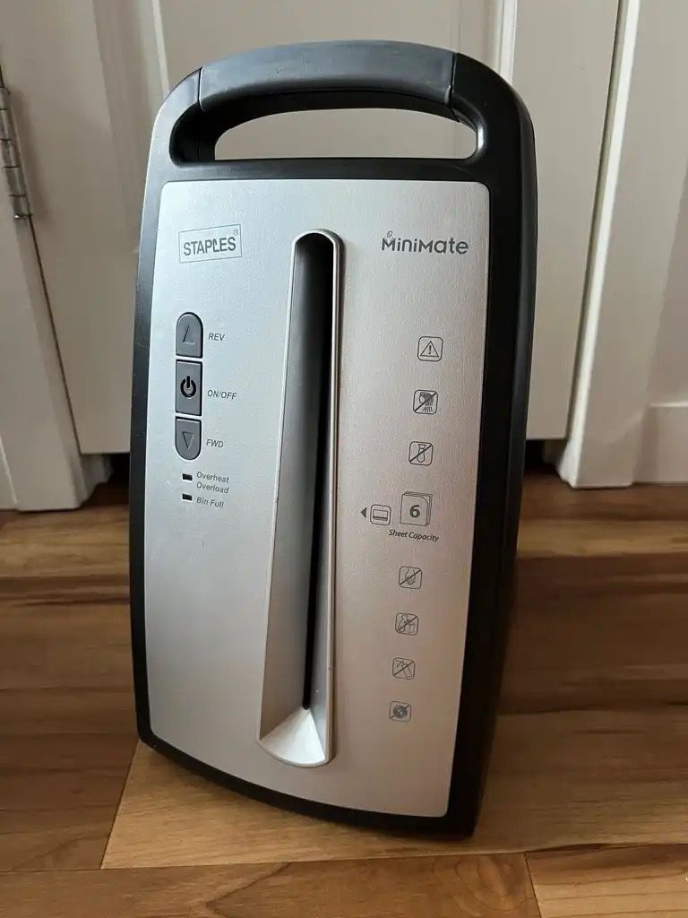 Paper Shredder - Staples Minimate - photo 2