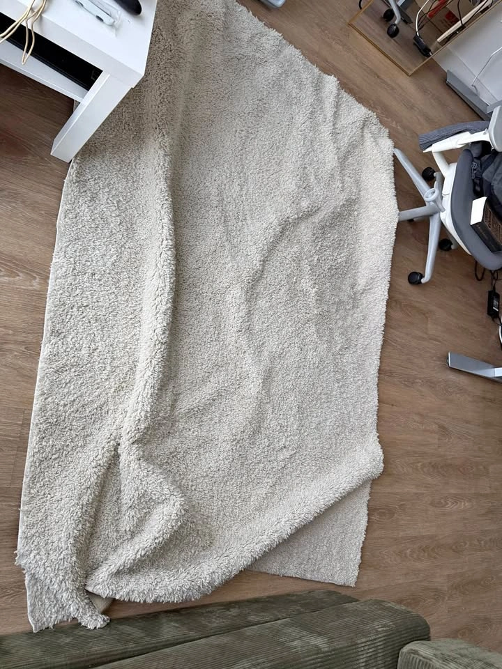 white rug