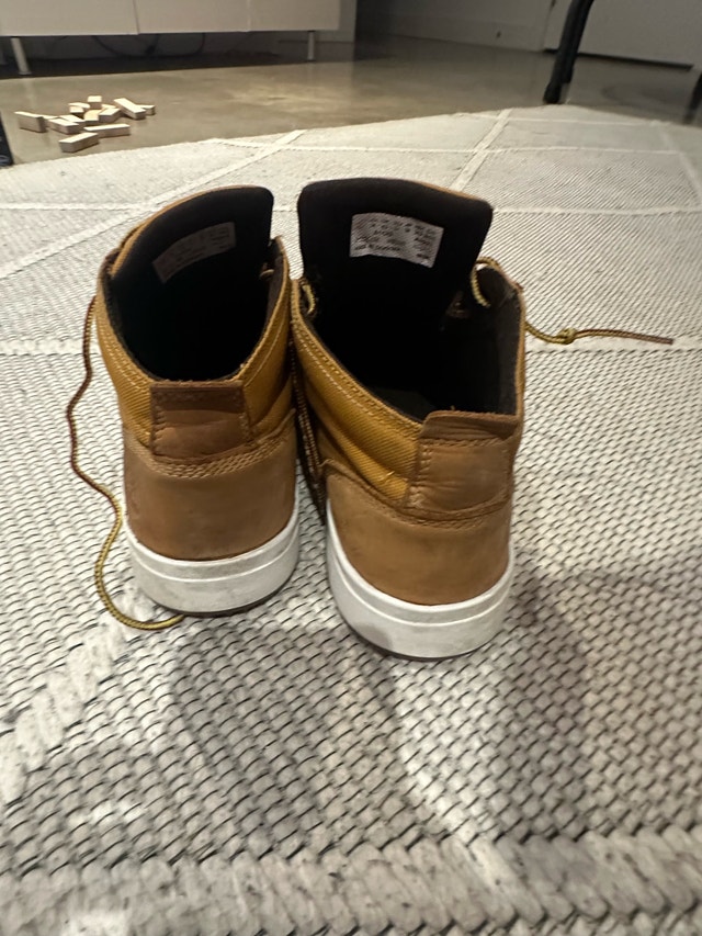 Timberland Groveton Chukka shoes - photo 3